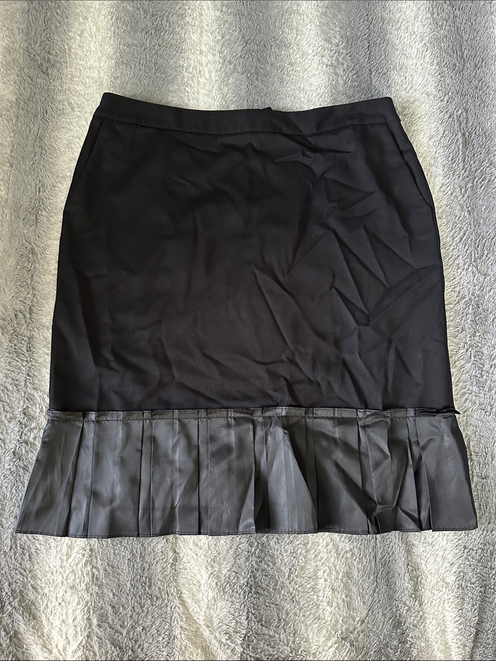 Black Pleated Hem Pencil Skirt EUC